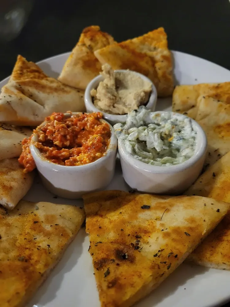 Hummus Plate